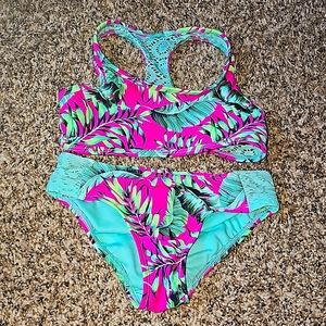 🩷Youth girls Beautiful floral Bright two piece swimsuit.  Sz 6/6x🩷